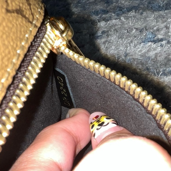 NWT Louis Vuitton Pochette Metis in Reverse Monogram (MADE IN FRANCE) DATE CODE - Picture 15 of 16